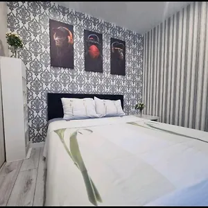 м. харьковская, ул. вишняковская Апартаменты Киев