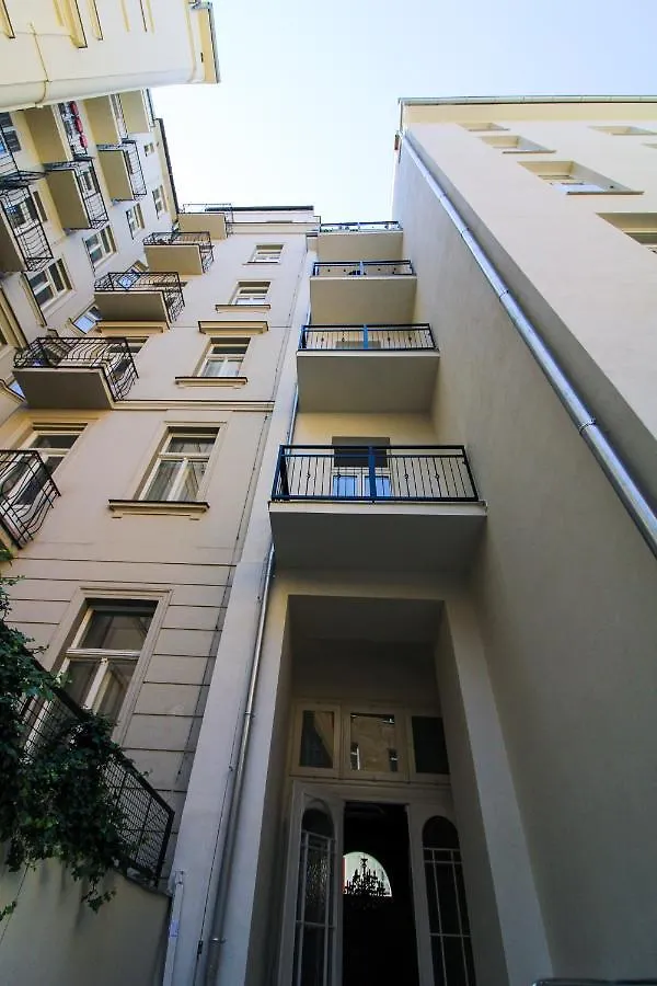 Bouquet Apartments Прага