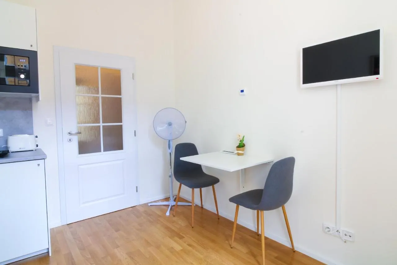 Bouquet Apartments Прага Чехия