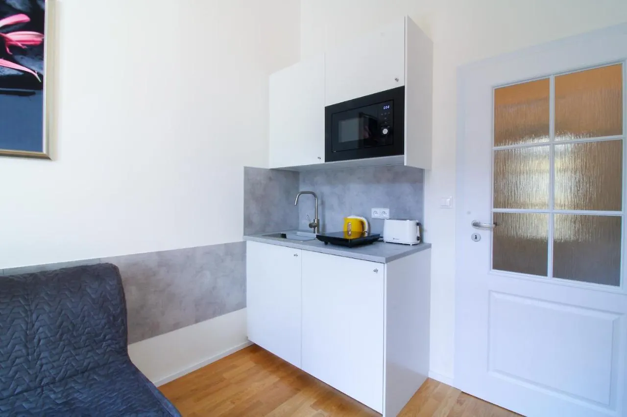 Bouquet Apartments Прага 0*,  Чехия